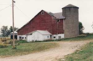 falconer-barn-1912-silo-2001-7 The Falconer barn near Scottville, Michigan