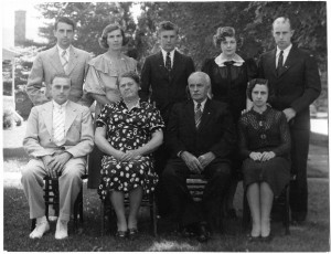 David and Ruth Falconer and their 7 childen. Photo by Falconer