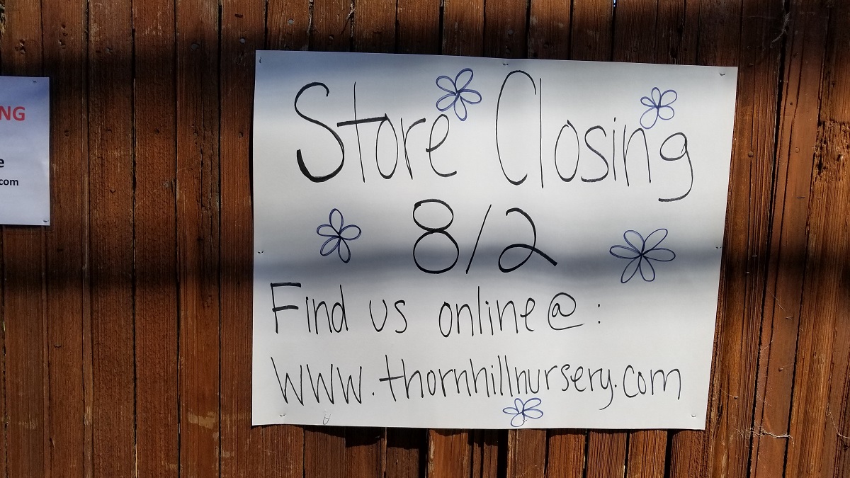 shopping store-closing-sign