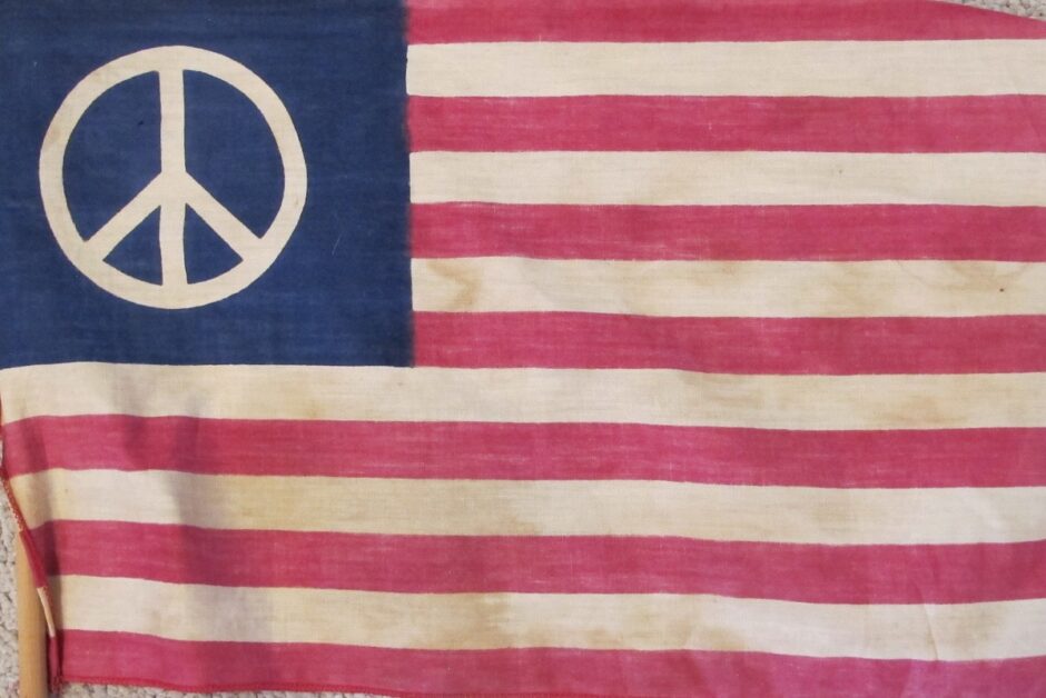american-flsg-with-peace-symbol
