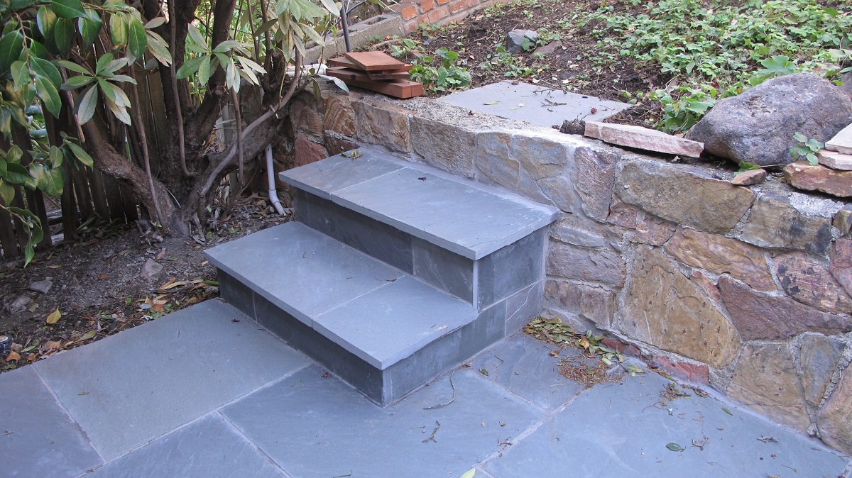 our-new-patio connecticut-blue-stone-steps