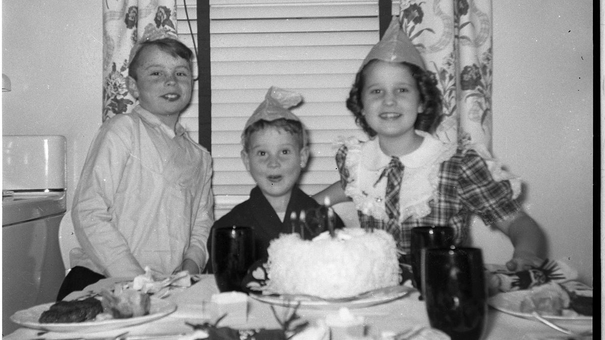 things to do before you die -- take photos like this one of a 1951-birthday-party