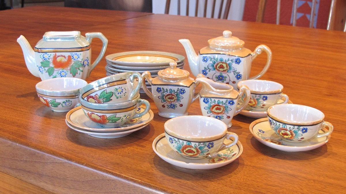 post-war-Japanese-children's-tea-set