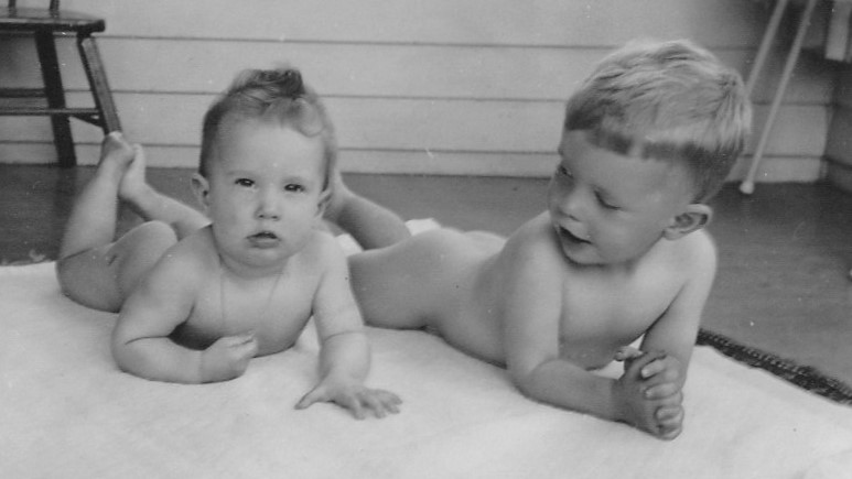 sibling-loyalty 1942-baby-and-sibling