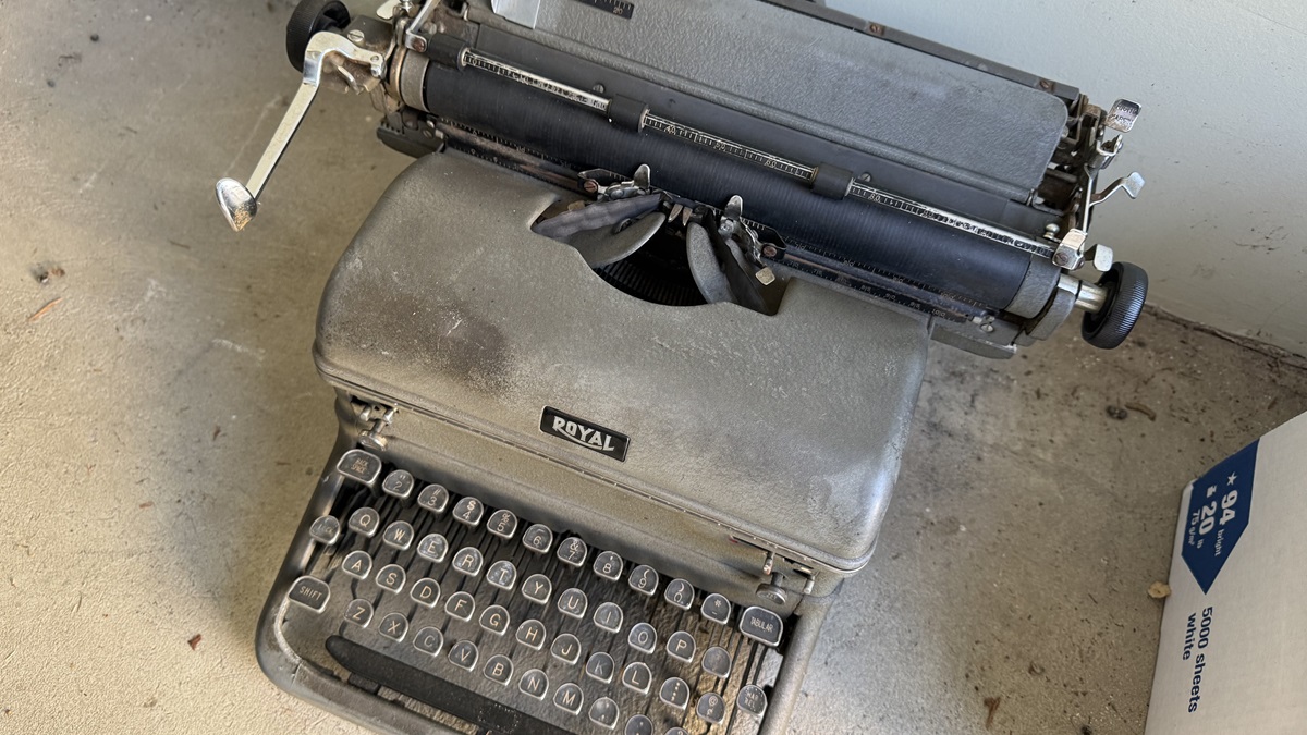 my-dear-old-manual-typewriter