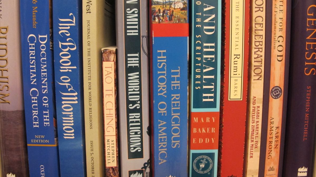 top religion stories of 2025 religion-bookshelf